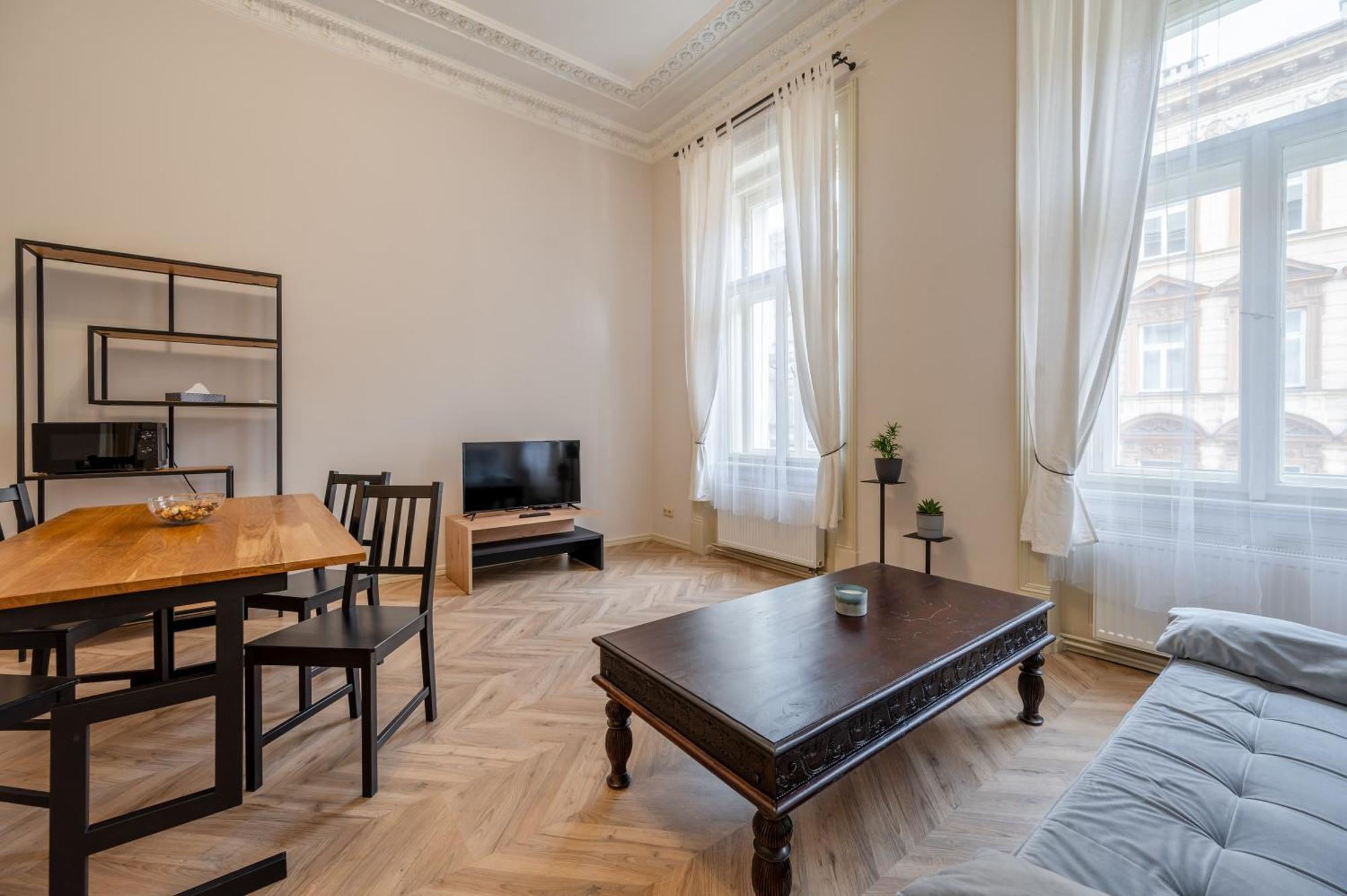 Palace Petrarca Prága Kültér fotó